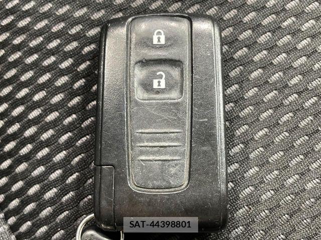 Toyota BB 2009-07 7215153-3