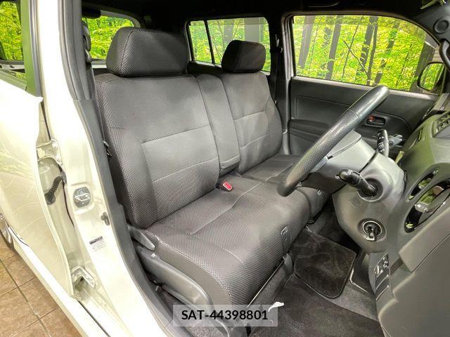 Toyota BB 2009-07 7215153-7