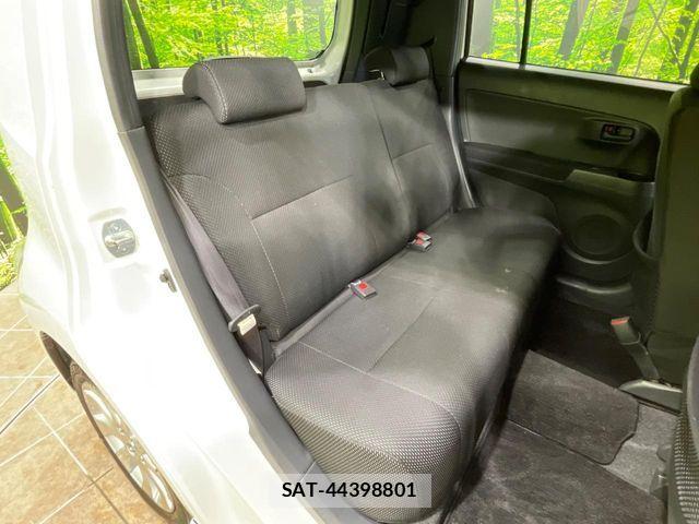 Toyota BB 2009-07 7215153-8