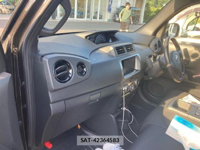 Toyota BB 2007-10 7215147-15