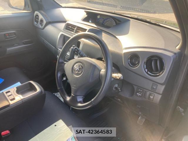Toyota BB 2007-10 7215147-16