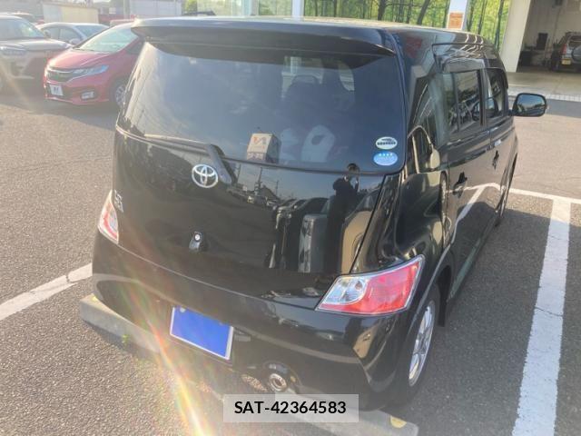 Toyota BB 2007-10 7215147-2