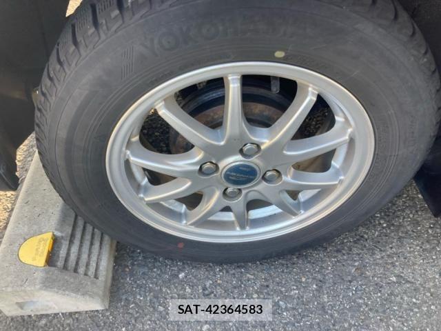 Toyota BB 2007-10 7215147-5