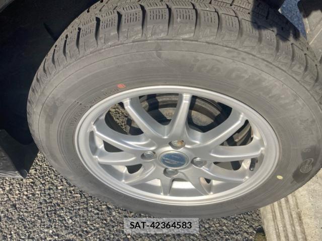 Toyota BB 2007-10 7215147-6