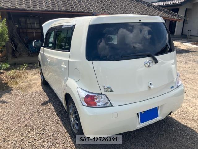 Toyota BB 2011-09 7215154-14