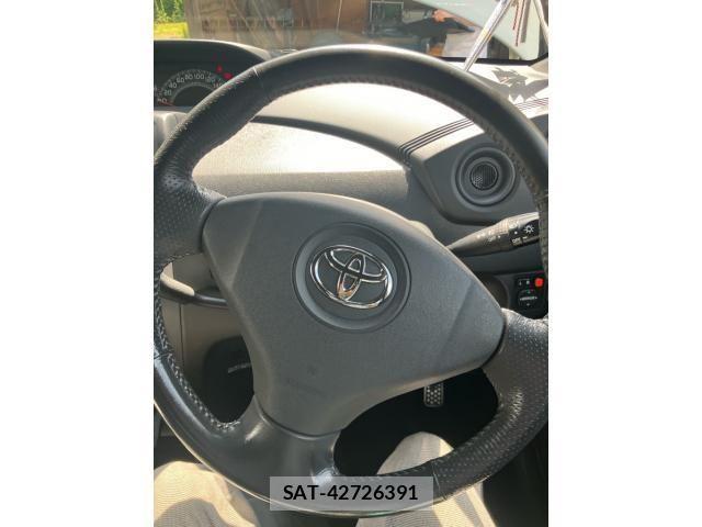 Toyota BB 2011-09 7215154-17