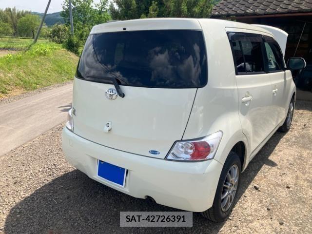 Toyota BB 2011-09 7215154-2