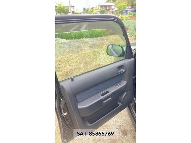 Toyota BB 2005-06 7325825-23