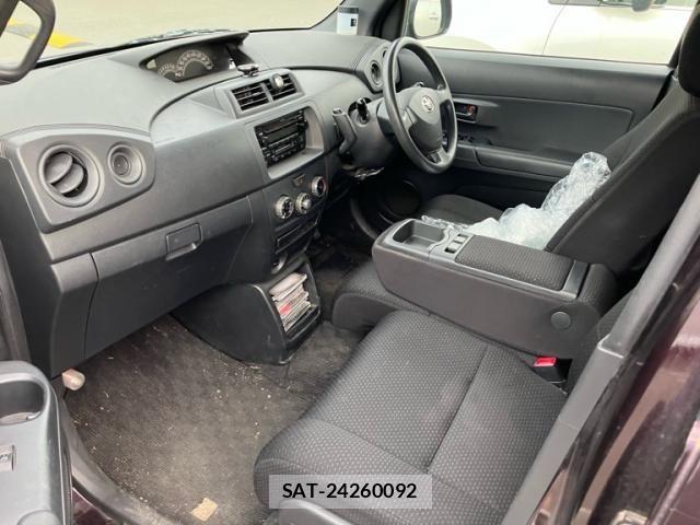 Toyota BB 2007-04 7325823-9
