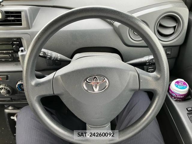 Toyota BB 2007-04 7325823-11