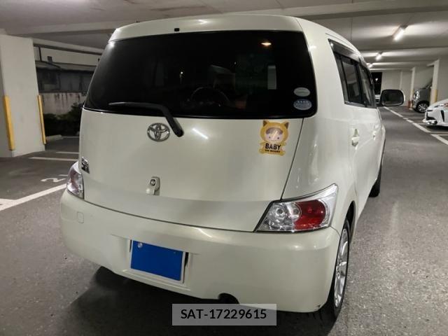 Toyota BB 2009-11 7325821-1