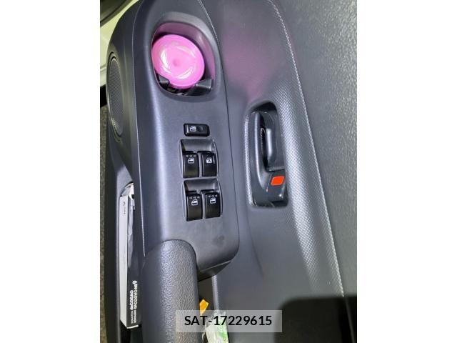 Toyota BB 2009-11 7325821-4