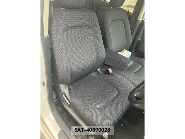 Toyota BB 2005-11 7356948-14