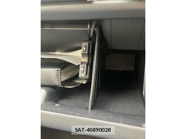 Toyota BB 2005-11 7356948-18
