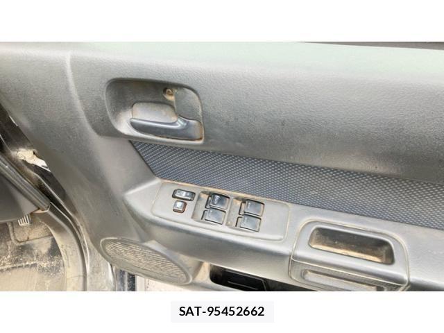 Toyota BB 2005-11 7356950-12