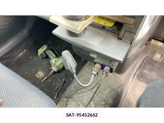 Toyota BB 2005-11 7356950-23