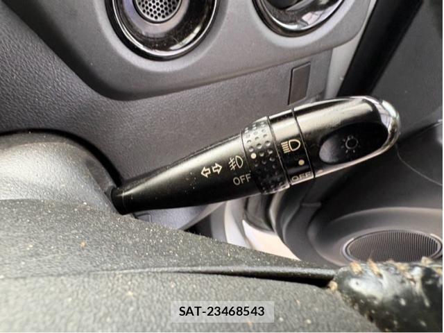 Toyota BB 2007-01 7356947-18