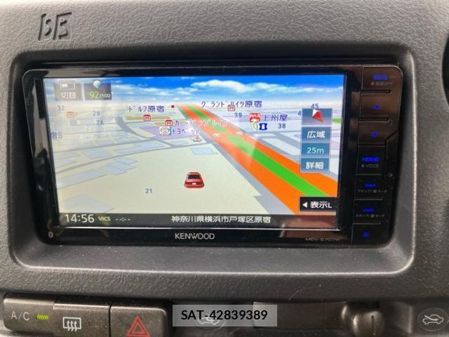 Toyota BB 2002-02 7356944-15