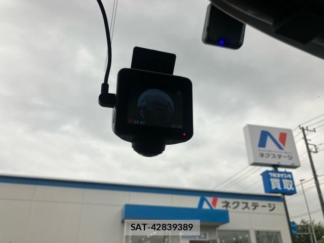 Toyota BB 2002-02 7356944-21