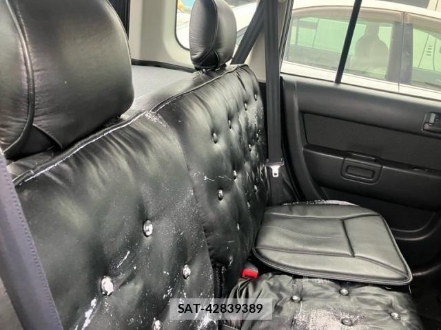 Toyota BB 2002-02 7356944-7