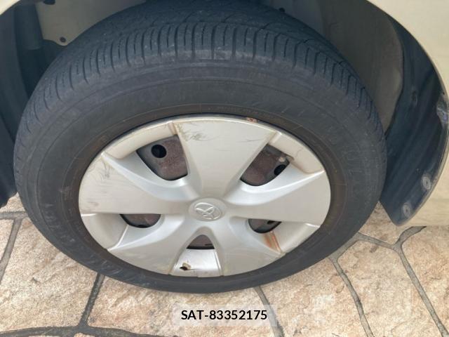 Toyota BB 2011-06 7356949-10