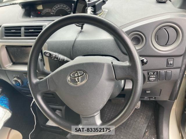 Toyota BB 2011-06 7356949-13