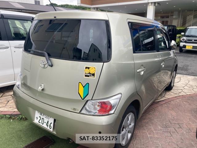 Toyota BB 2011-06 7356949-4