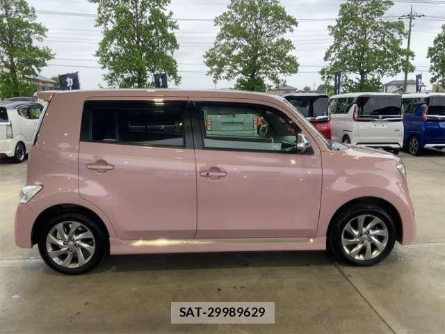 Toyota BB 2015-10 7391439-11