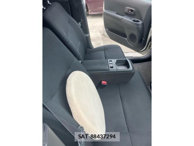 Toyota BB 2009-03 7453070-14