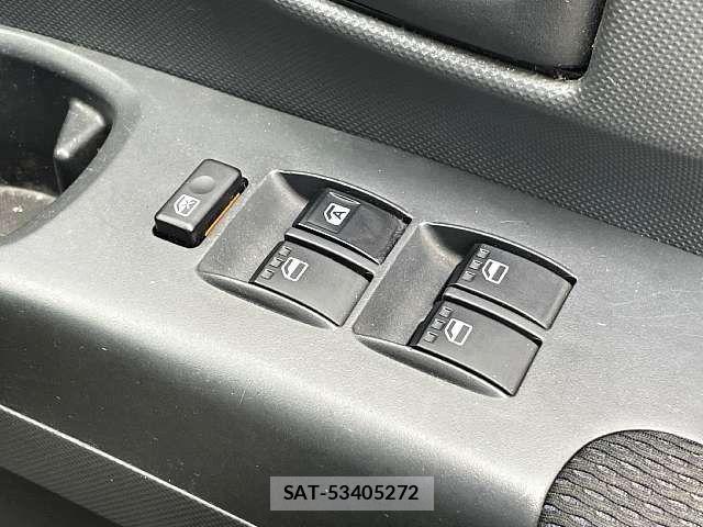Toyota BB 2006-02 7453066-7
