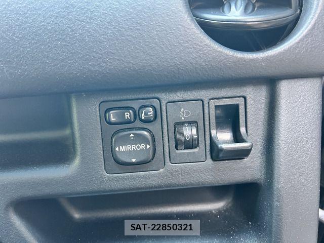 Toyota BB 2003-07 7499637-18