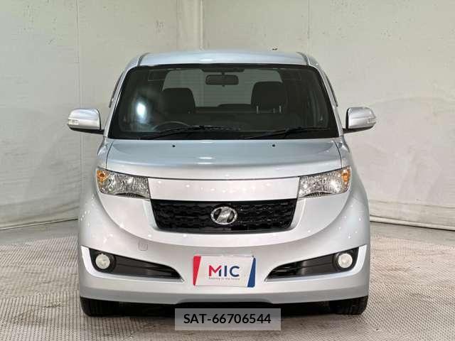 Toyota BB 2009-09 7508164-2