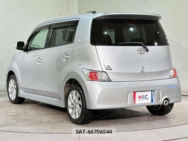 Toyota BB 2009-09 7508164-6