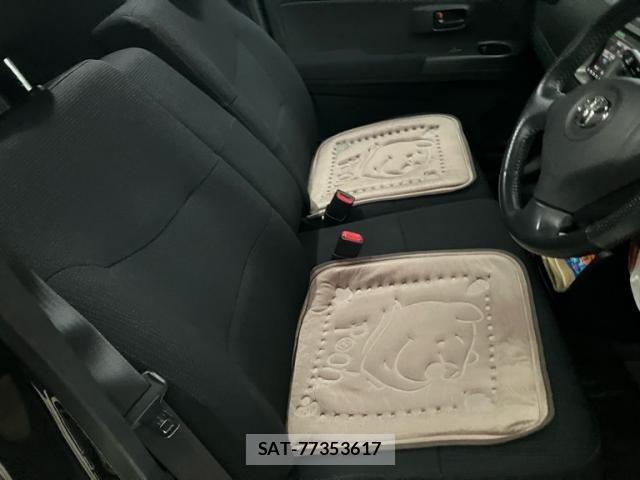 Toyota BB 2009-10 7615144-16
