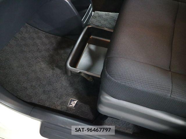 Toyota BB 2008-11 7721143-13