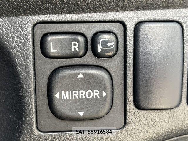 Toyota BB 2013-05 7721141-16