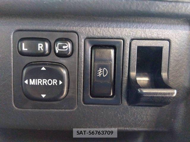 Toyota BB 2001-06 7782822-17