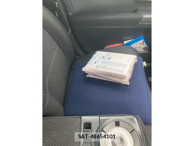 Toyota BB 2011-01 7875414-11