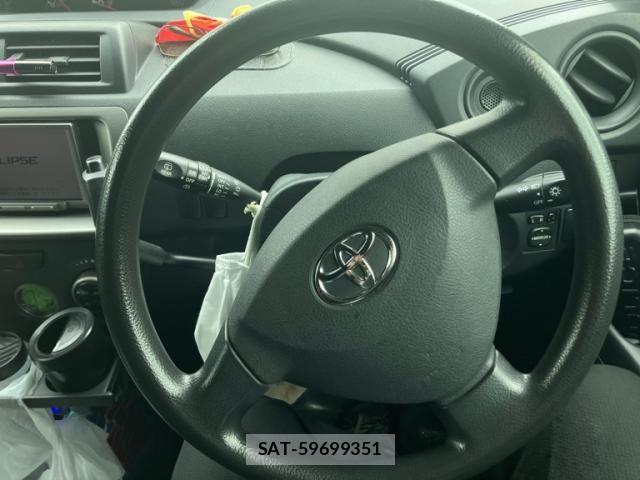 Toyota BB 2011-09 7875420-11
