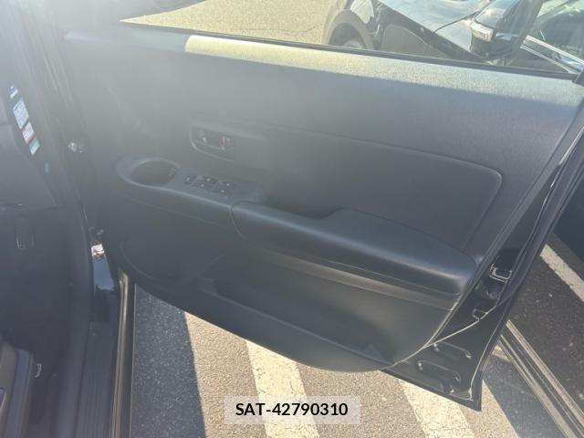 Toyota BB 2016-06 7875415-11