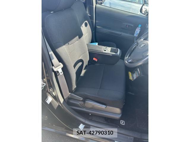 Toyota BB 2016-06 7875415-12