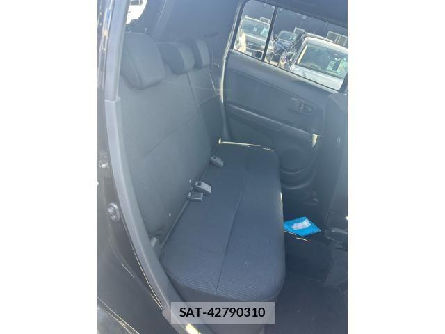 Toyota BB 2016-06 7875415-13