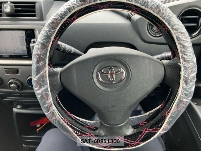 Toyota BB 2009-04 7875419-13
