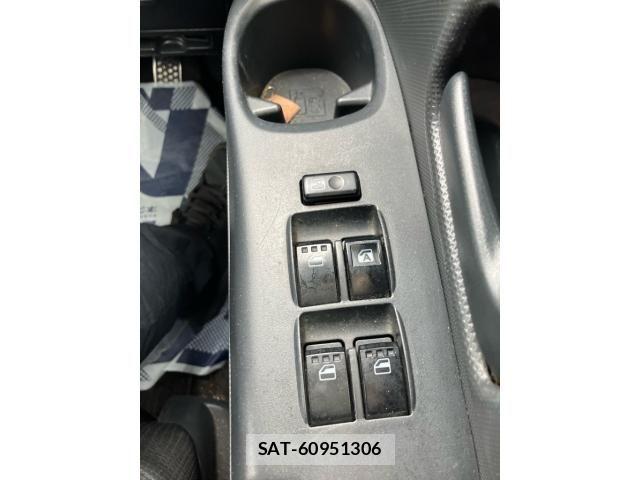 Toyota BB 2009-04 7875419-14