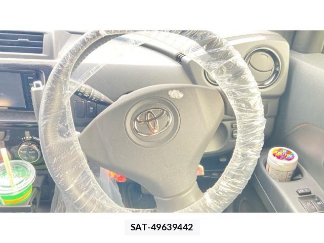 Toyota BB 2016-06 7875417-12