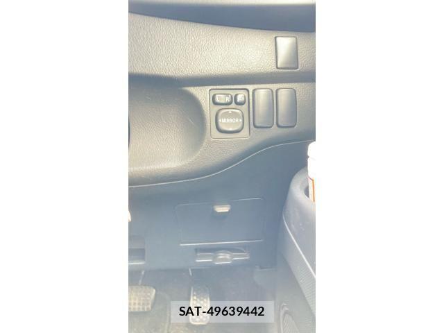 Toyota BB 2016-06 7875417-14