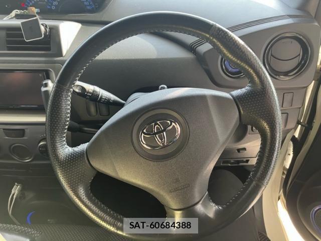 Toyota BB 2009-06 7978582-12