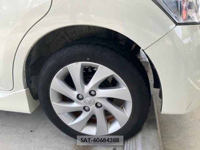 Toyota BB 2009-06 7978582-6