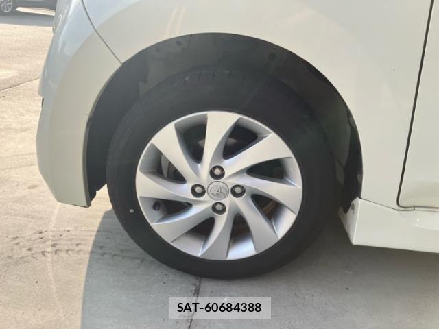 Toyota BB 2009-06 7978582-7