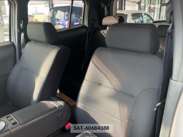 Toyota BB 2009-06 7978582-8